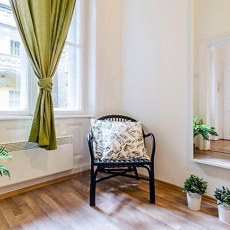 Cozy 2 Bedroom Apartment In Terez Boulevard. 부다페스트 외부 사진